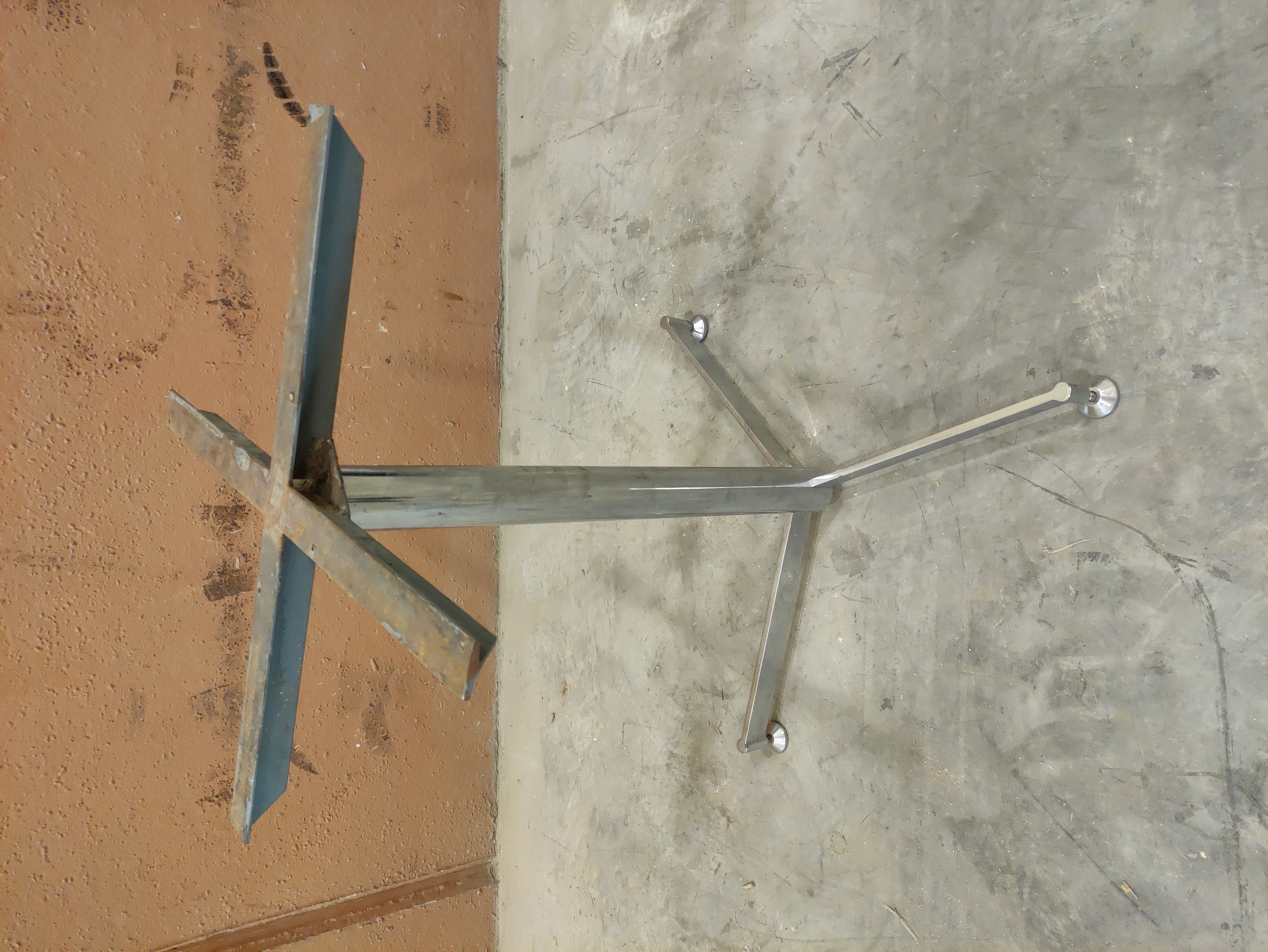 base mesa hosteleria oficina metal 76x64 4u